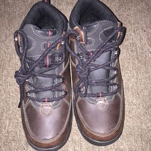 brand new outland outdoor boots for boys